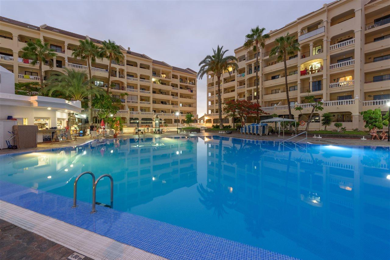 Castle Harbour Aparthotel Лос Кристианос Екстериор снимка