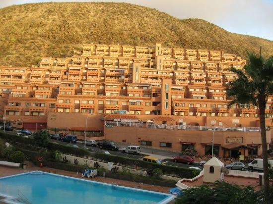 Castle Harbour Aparthotel Лос Кристианос Екстериор снимка