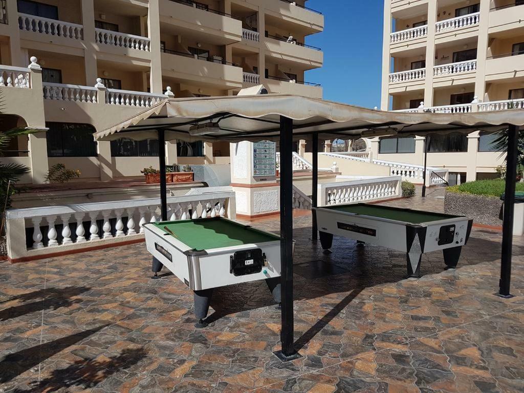 Castle Harbour Aparthotel Лос Кристианос Екстериор снимка